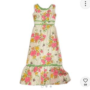 Super beautiful vintage 70s dress with empire waist and floral pattern festival